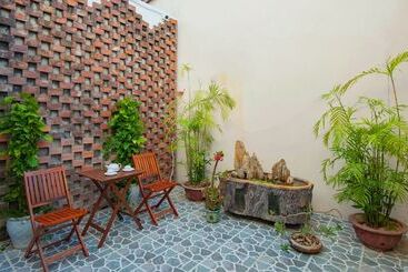 تختخواب و صبحانه Vip House Hoi An Homestay