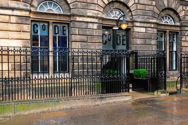 هاستل Code Pod – The Court  Edinburgh