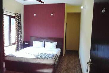 호텔 Trishul Regency