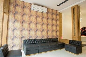 فندق Anroute Stays South Tukoganj