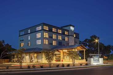 The Bevy Hotel Boerne, A Doubletree By Hilton