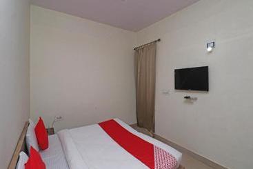 Oyo 30907 Hotel Dwaper Grand