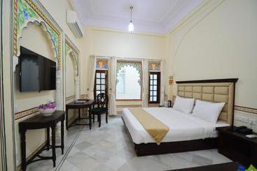 هتل Aaram Baagh Resort & Spa Agra  By Pachar Group