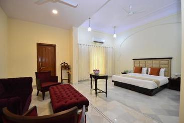 هتل Aaram Baagh Resort & Spa Agra  By Pachar Group