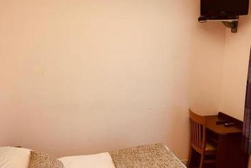 هتل Le Val D Or & Le Theatre