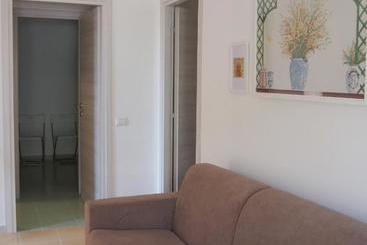 Le Rose Beach & Suites Appartamenti Fronte Mare A Villarosa