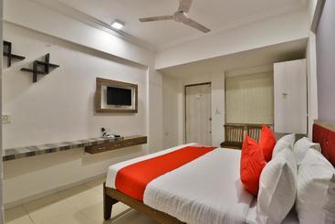 Oyo 30714 Hotel Krishna