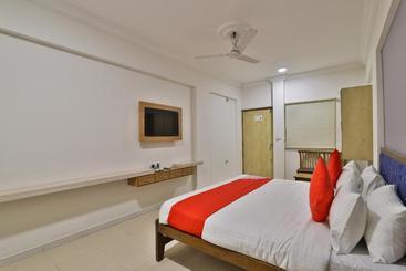 Oyo 30714 Hotel Krishna