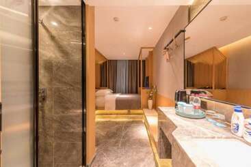 Guilin Gangshe Hotel East&west Alley