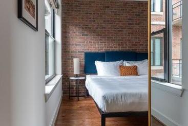 هتل The Guild Uptown | Mckinney Ave