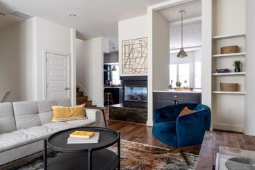 هتل The Guild Uptown | Mckinney Ave
