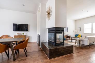 هتل The Guild Uptown | Mckinney Ave