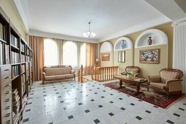 هتل Antique Resorts