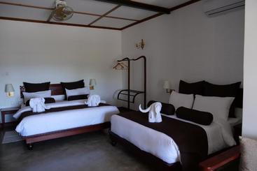 هتل Highcairn Luxury Boutique