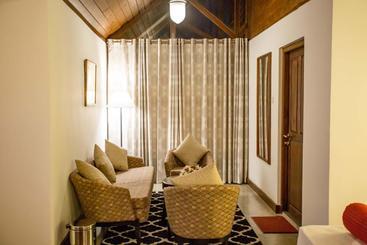 هتل Highcairn Luxury Boutique