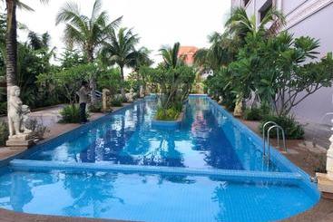 מלון דירות Bali 3 Resort