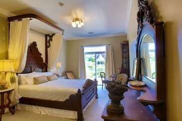 مبيت وإفطار Inntiquity, A Country Inn