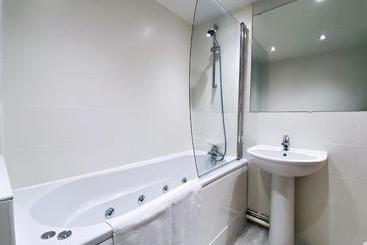 هتل Ur Stay Apartments Leicester