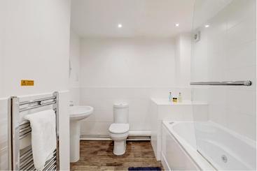 هتل Ur Stay Apartments Leicester