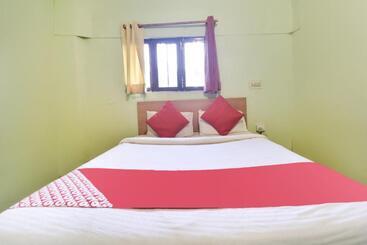 Oyo 29221 Hotel Shree Laxmi Palace