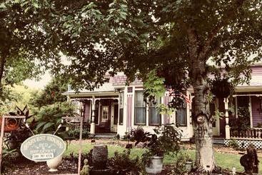 تختخواب و صبحانه Harvest House 1882