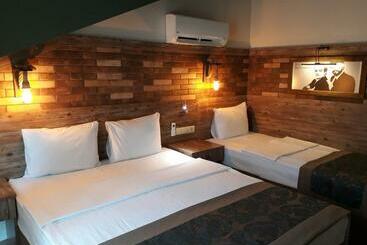 هتل The Sarigerme Inn