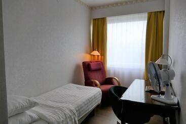 ユースホステル Linnanpiha Bed & Breakfast