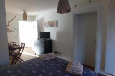 민박 La Tana Del Ghiro Locazione Turistica