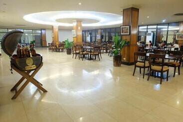 Dottie S Place Hotel & Restaurant