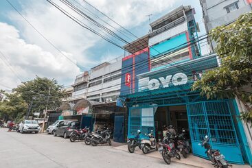 酒店 Oyo 478 Balcon Biru