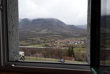 تختخواب و صبحانه B & W Križ