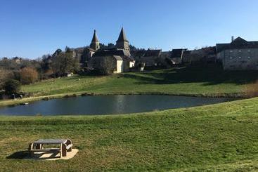 تختخواب و صبحانه Le Donjon