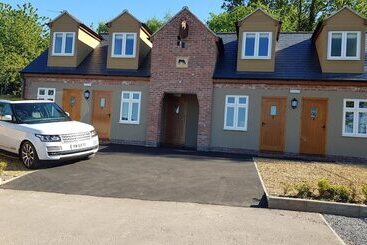 مبيت وإفطار The Barn Courtyard