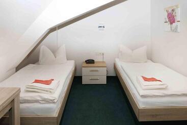 Отель Schlossgasthaus Lichtenwalde