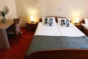 پانسیون Guesthouse Risnik