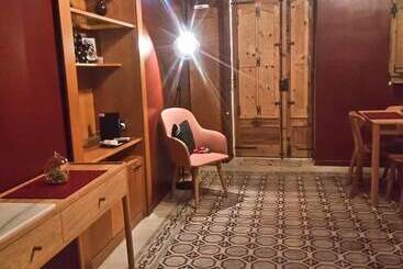 پانسیون Squadron Base