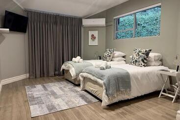 ペンション Serene Place Guest House & Conference Venue Affordable Luxury With Backup Power