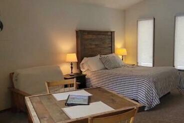 Rock Creek Mercantile & Motel