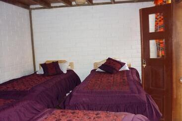 تختخواب و صبحانه Chuza Longa Home