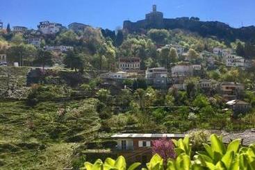 تختخواب و صبحانه Grandpa’s Home