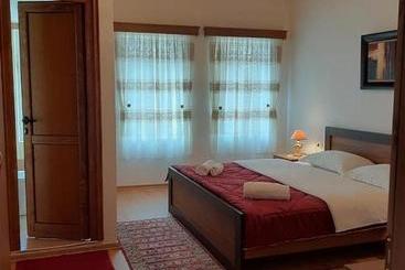 تختخواب و صبحانه Grandpa’s Home