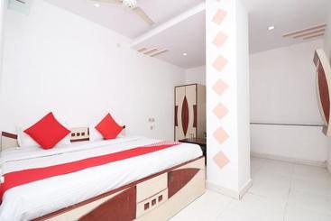 Oyo 27695 Hotel Relation