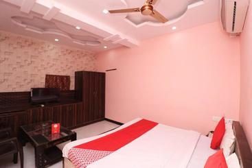 Oyo 27695 Hotel Relation