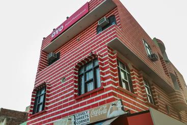 Oyo 28176 Hotel President