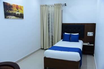 تختخواب و صبحانه Debadaru Guest House