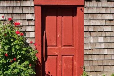 Cedar Hill Farm B & B