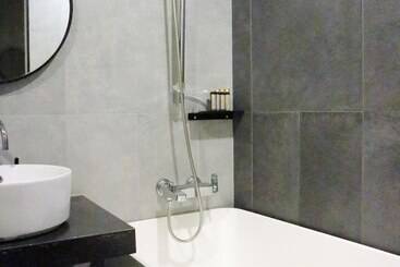 酒店 Alice And Trunk