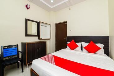 Oyo 27635 Hotel Haripriya