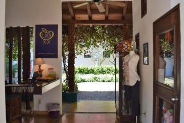 هتل Hacienda Eden
