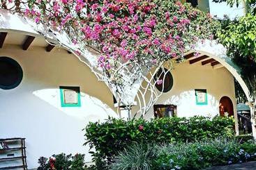 هتل Hacienda Eden